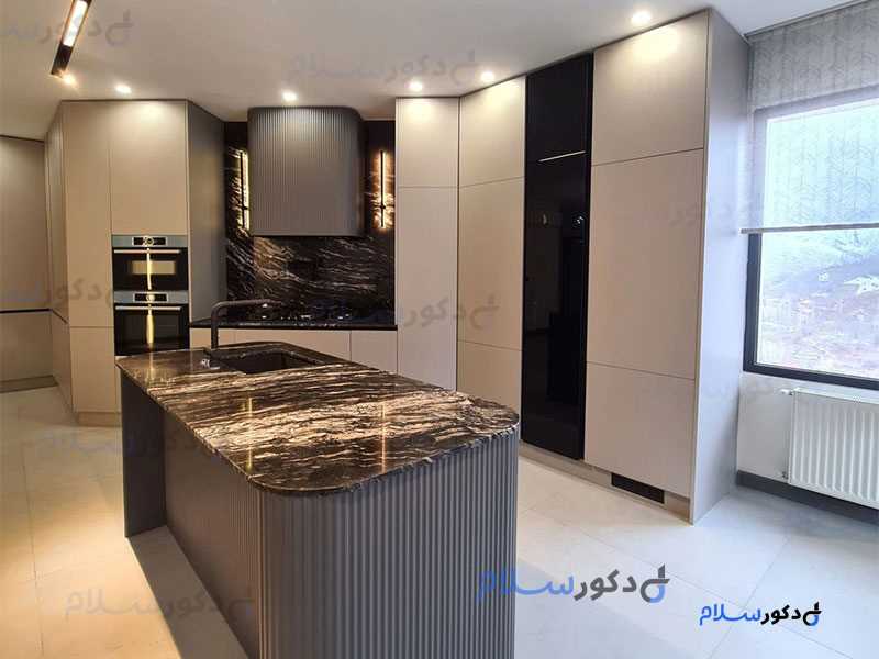 کابینت مدرن طوسی کاپوچینو درب شیشه ای جزیره