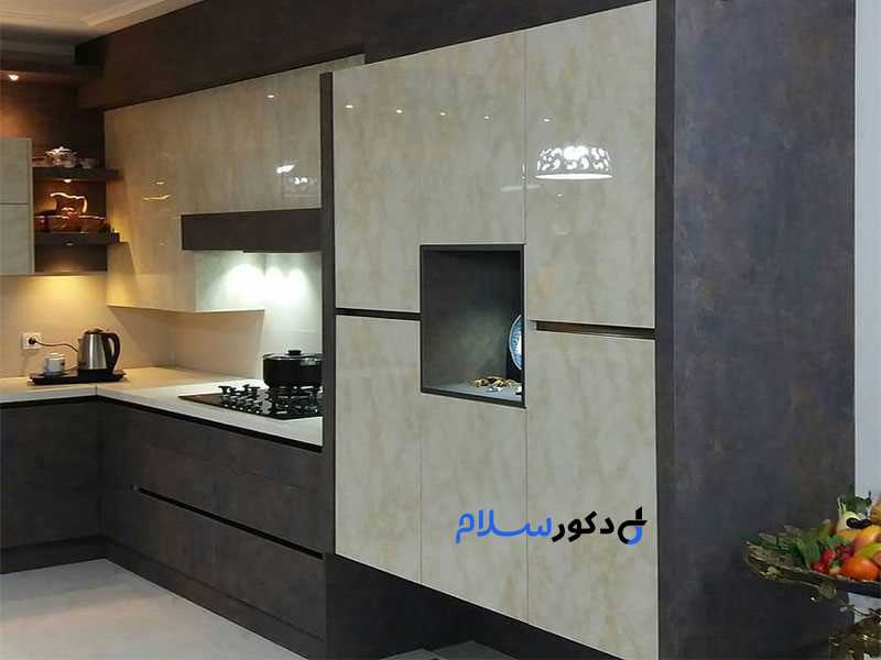 کابینت کرم طرح سنگ بیانکو وطوسی تیره حجمی